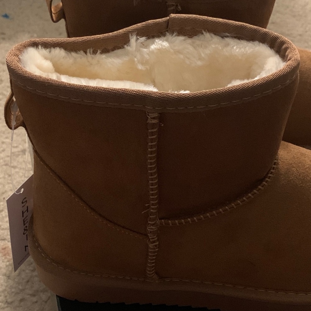 Boots - Picture 3 of 3